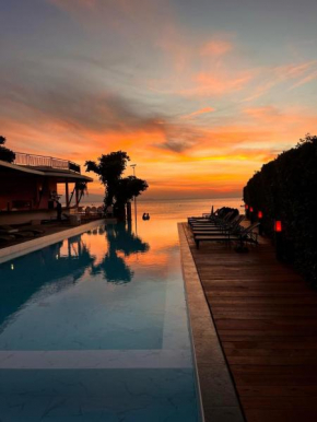 Sunset Beach Club Hotel